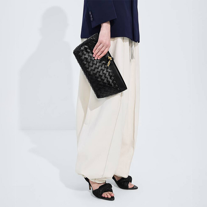bottega veneta andiamo woven clutch bag #876344
